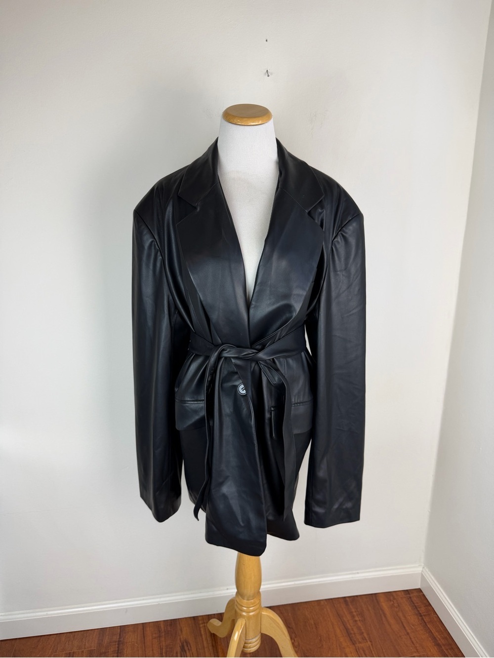 LaMarque Oversized Vegan Leather Blazer Jacket Cinched Waist Size M/L